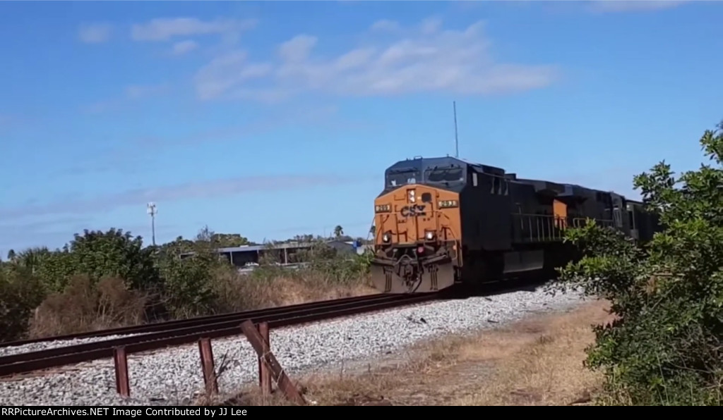 CSX 299 & 3043 on CSX K308